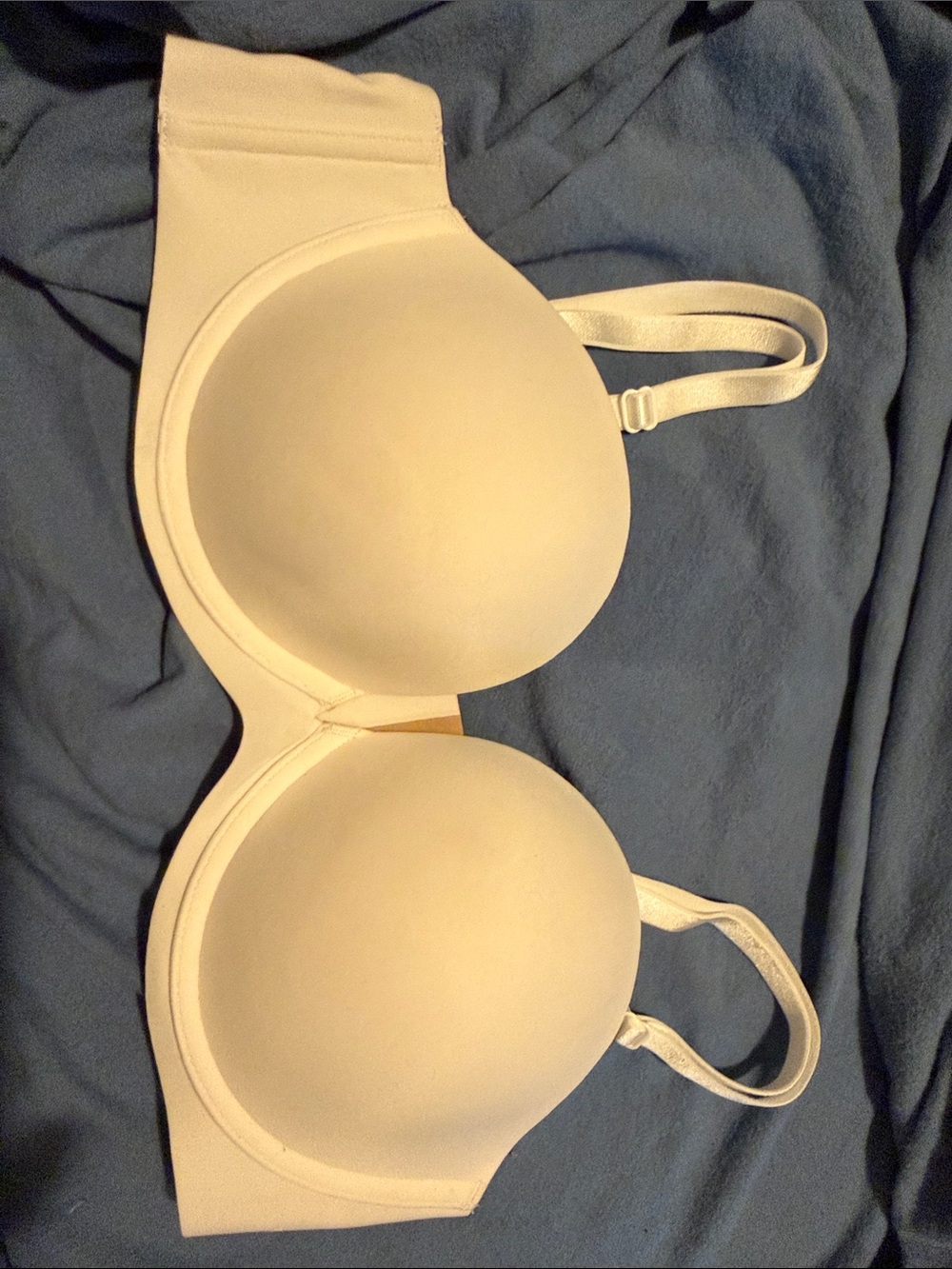 Victoria's Secret Smooth Molded Bra in Ivory